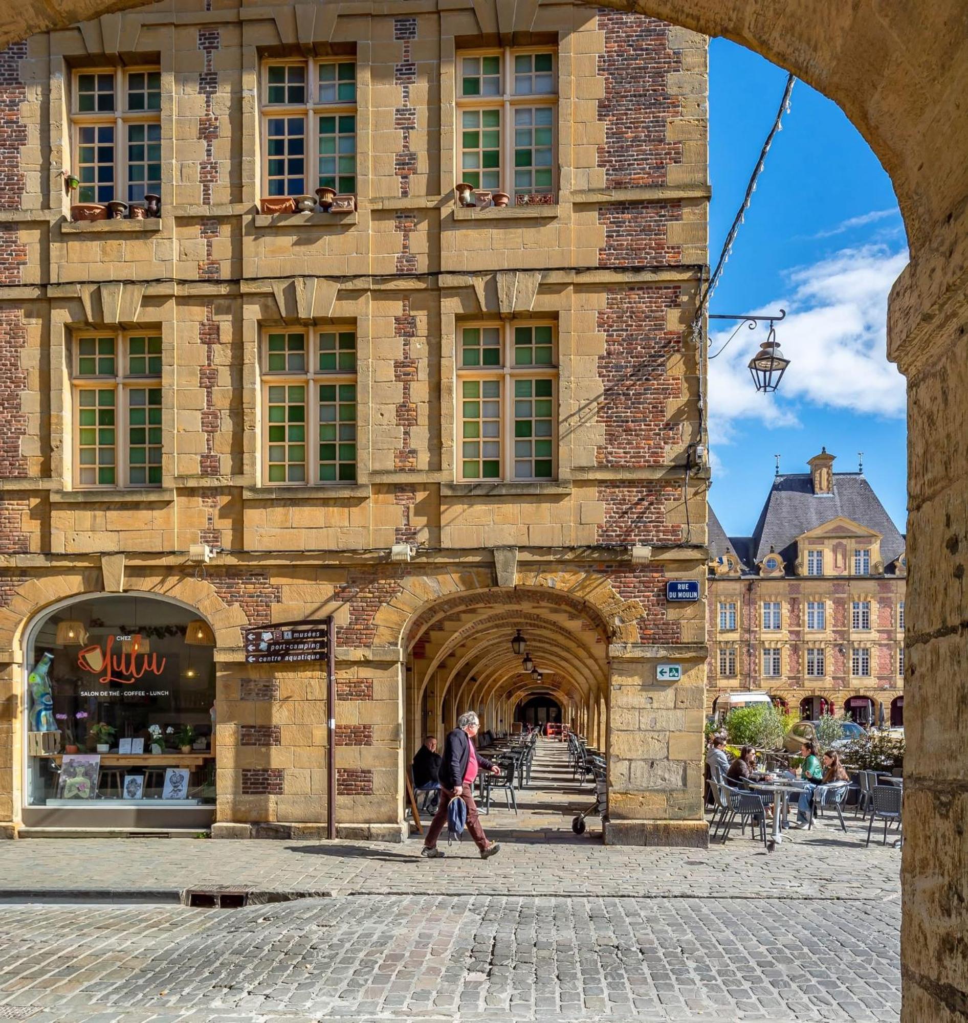Le Petit Ardennais Шарлевиль-Мезьер Экстерьер фото