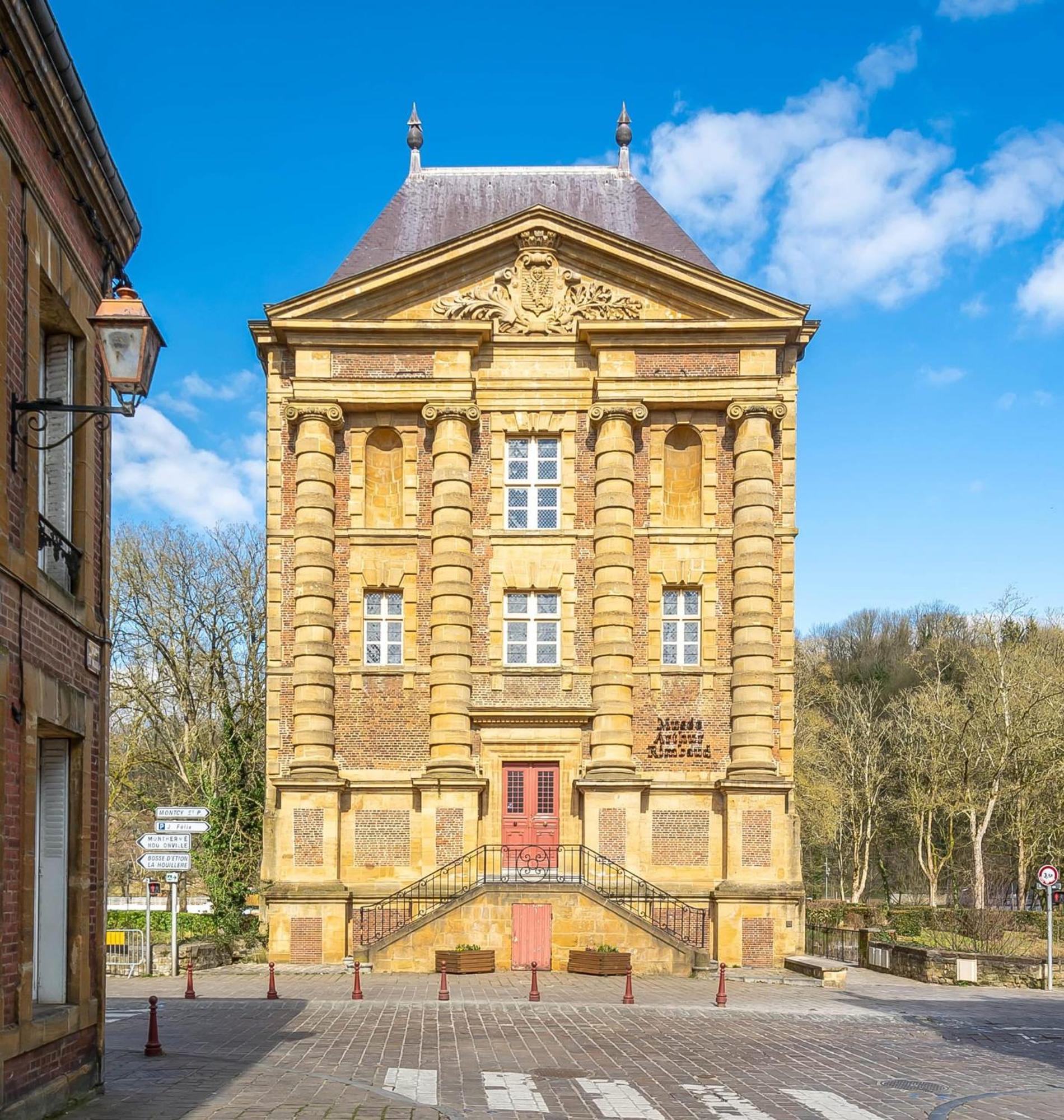 Le Petit Ardennais Шарлевиль-Мезьер Экстерьер фото